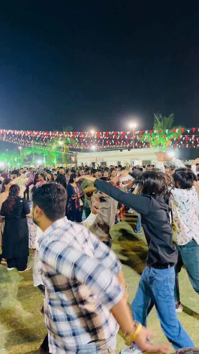 અખંડ મોજ 🤍👑 . . . #dandiya #navratri #garba #navratrispecial #garba...