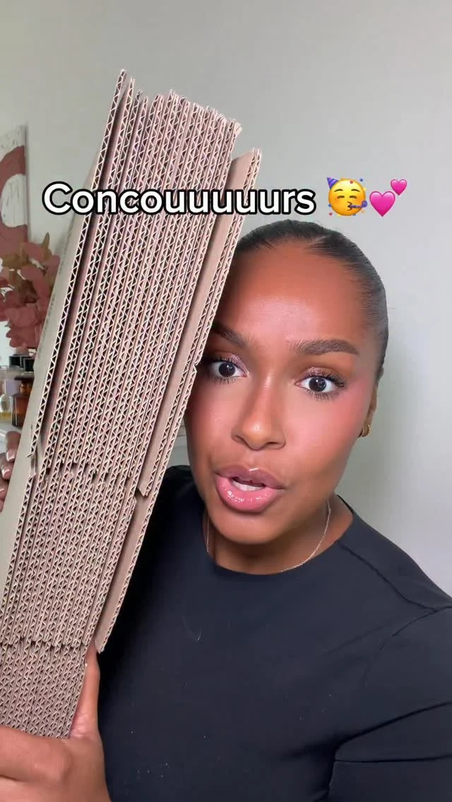 Concouuuurssss 10 gagnant(e)s 🥳💕 . Pour participer: 💕 Me suivre 💕...
