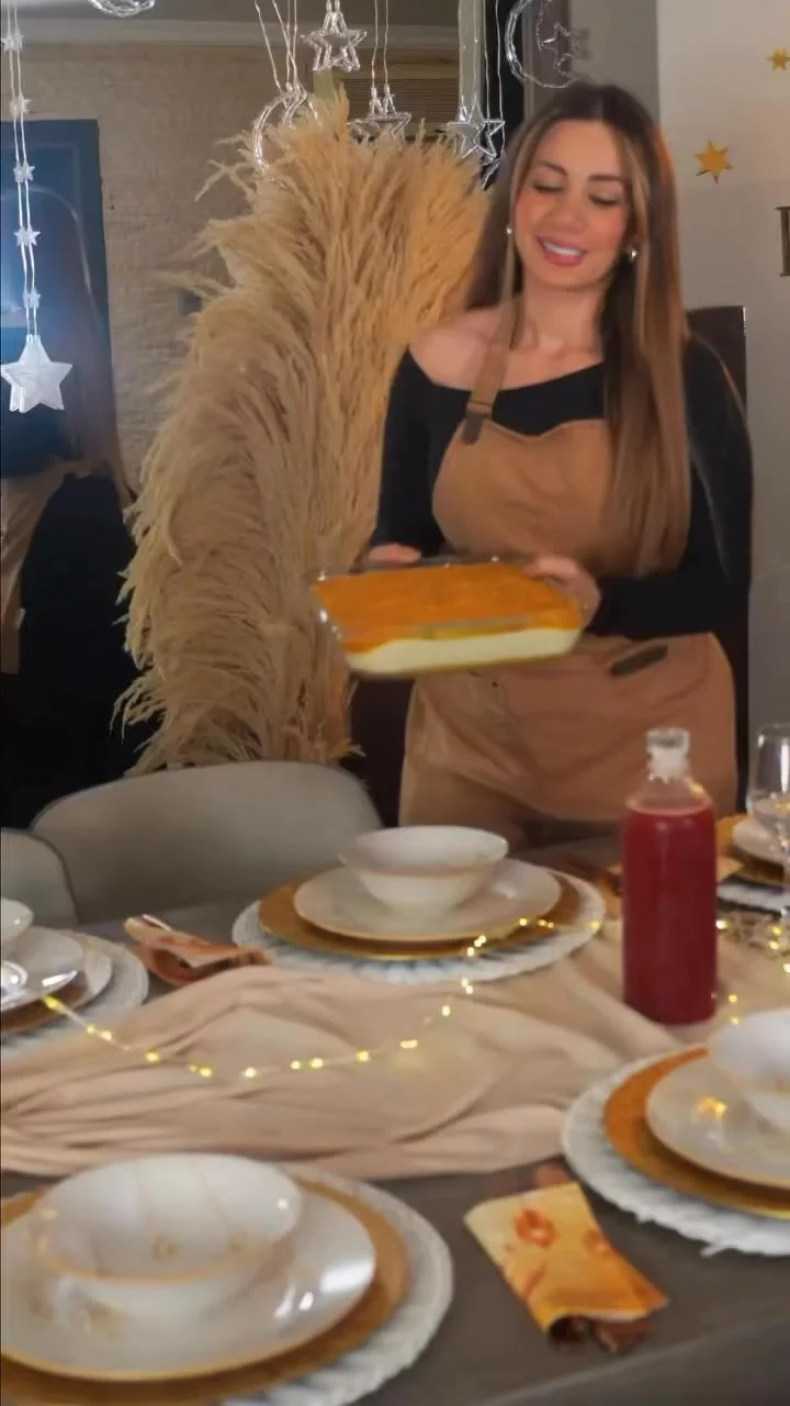 Kunafa Ingredientes para la Base: • 4 tazas de cereales huelas de maí...