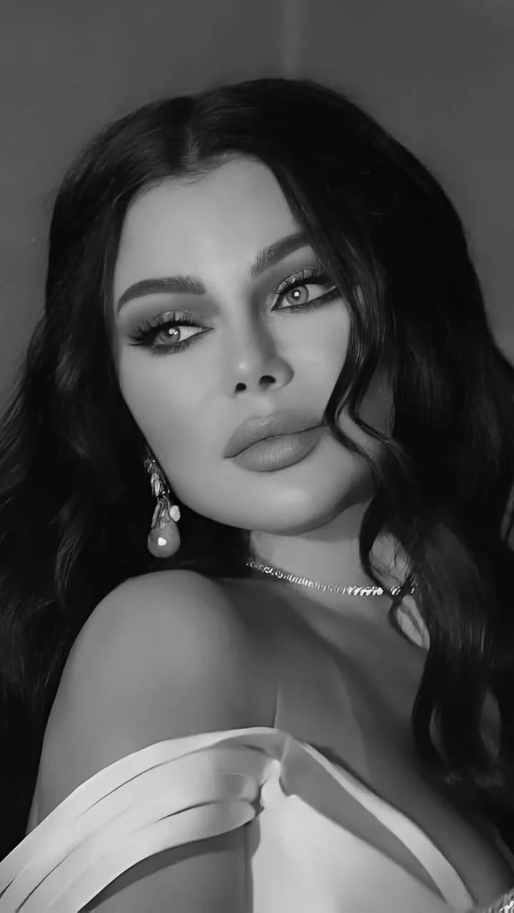 ⁨ هيفاء وهبي هي مغنية وممثلة وشخصية إعلامية لبنانية، تُعد واحدة من أك...