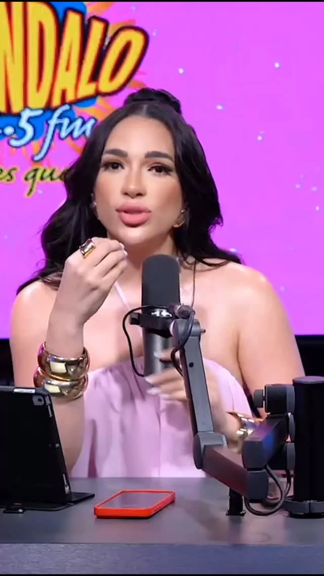 Gran debate.. debe una mujer no cortarse el pelo porque a su pareja l...