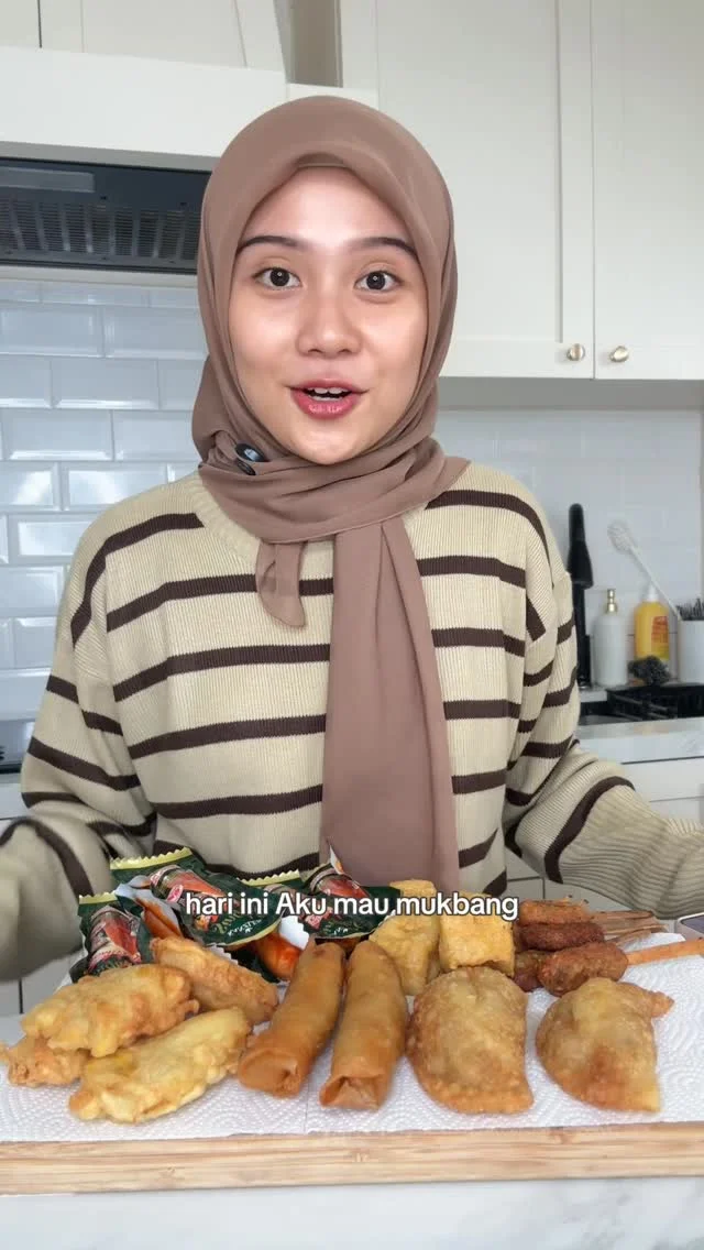 Rekomenin jajanan sulawesi plis😆