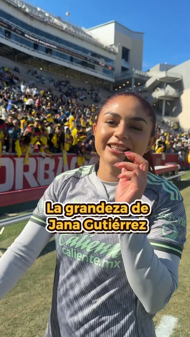 Ser del América también es esto. 💛💙 Jana Gutiérrez haciendo realida...