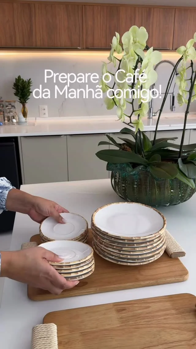 Bom dia! 💕 Café da manhã especial com @carollahome_ . Para receber o...
