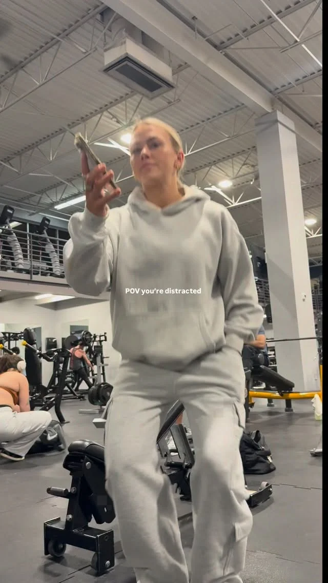 That weight though😳, pretty sure I weigh less??😏@fitbodapp