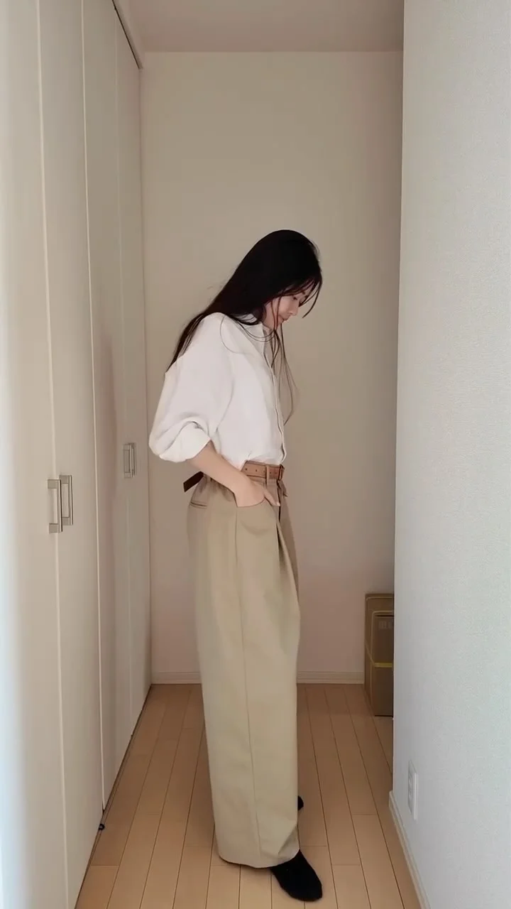 OOTD🧘🏻 リネン混の張り感のあるシャツ。 このシャツとワイドチノの組み合わせ、大好物💋💋 Shirt: Wide Sleeve...