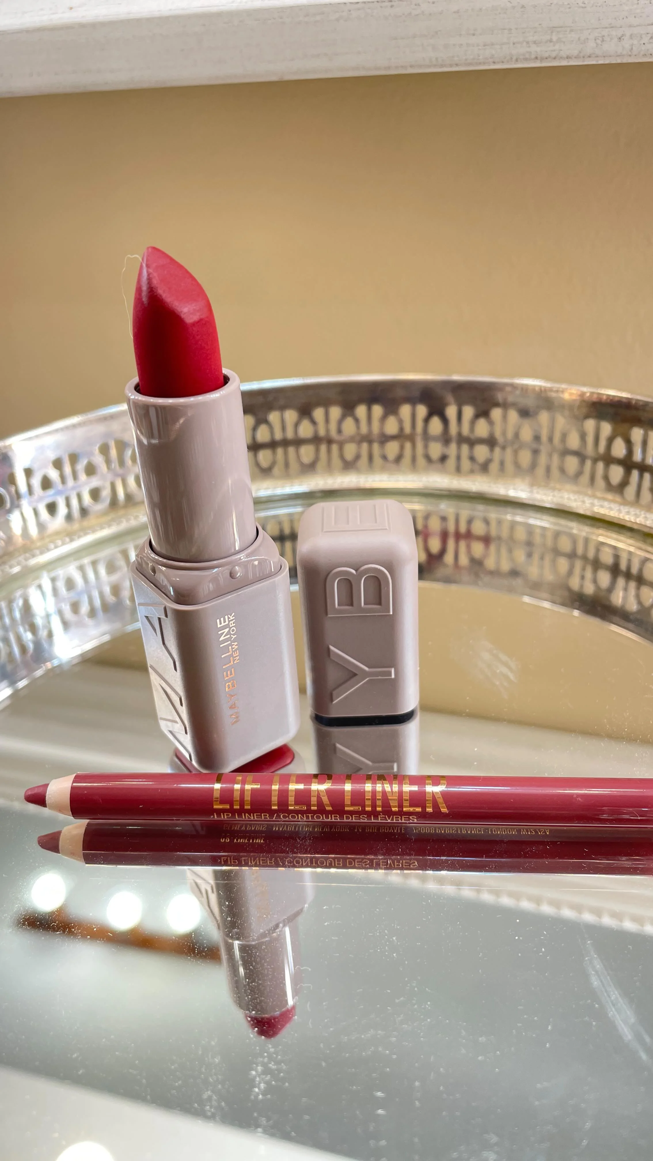 #publi ¿Buscabais un perfilador y un labial que duren horas sin trans...